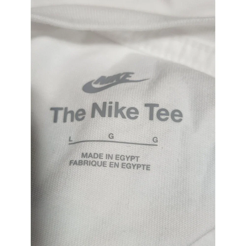 Nike Big Kids The Nike Tee Graphic T-shirt SZ: L Winter, Snow